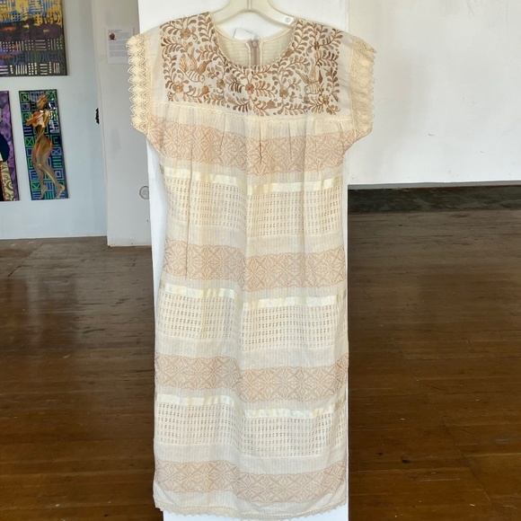 Vintage Dresses & Skirts - Cream Vintage embroidered mexican sheath dress